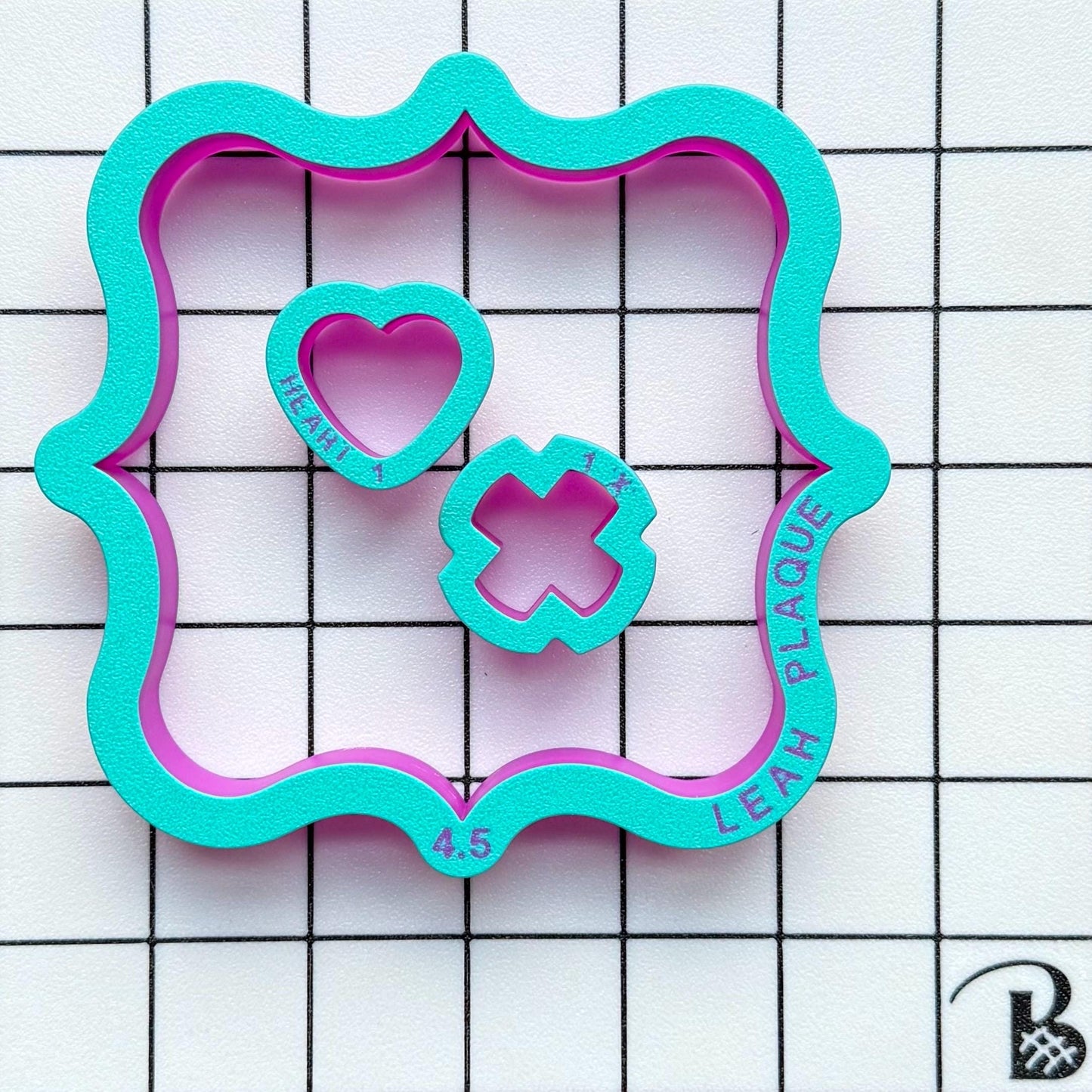 Valentine's Day Tic Tac Toe with Micro Cutter Playing Pieces Set