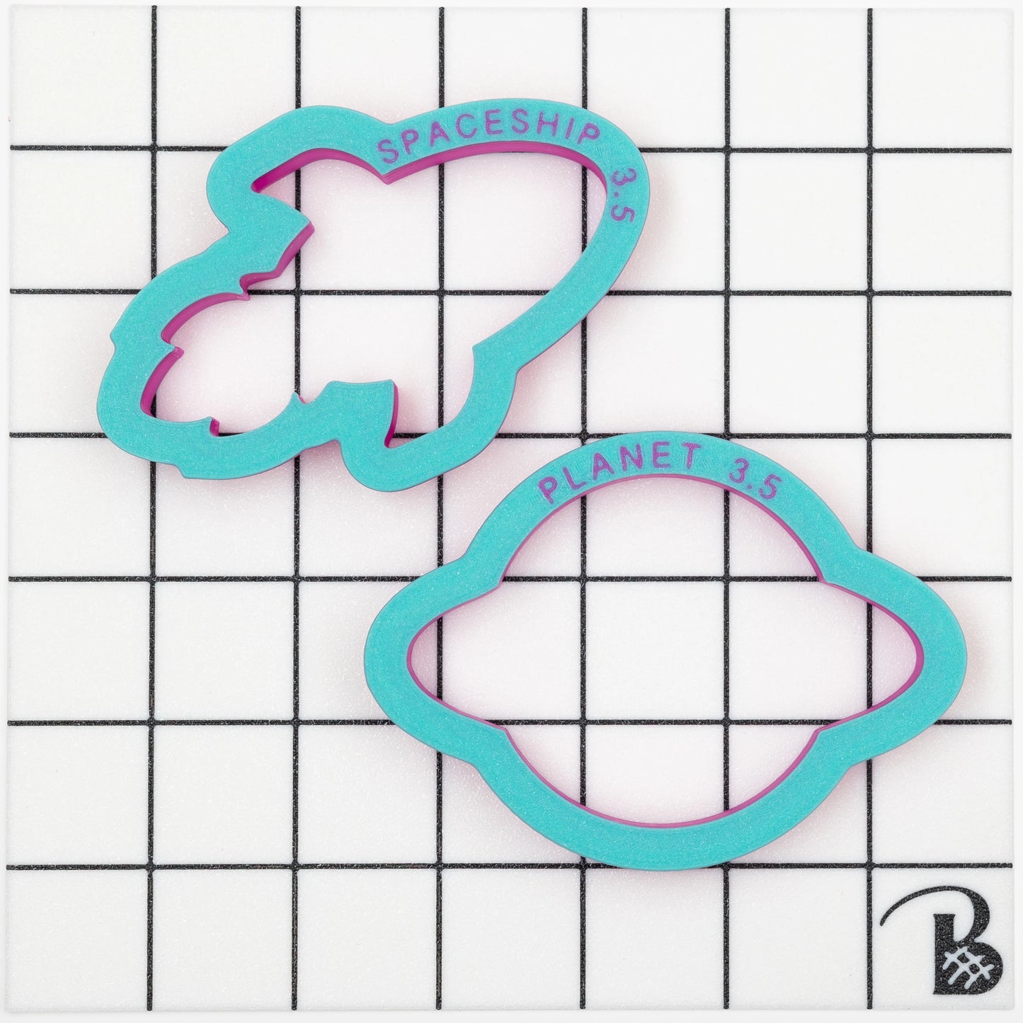 SpaceShip Cookie Cutter (recommend sizing up)